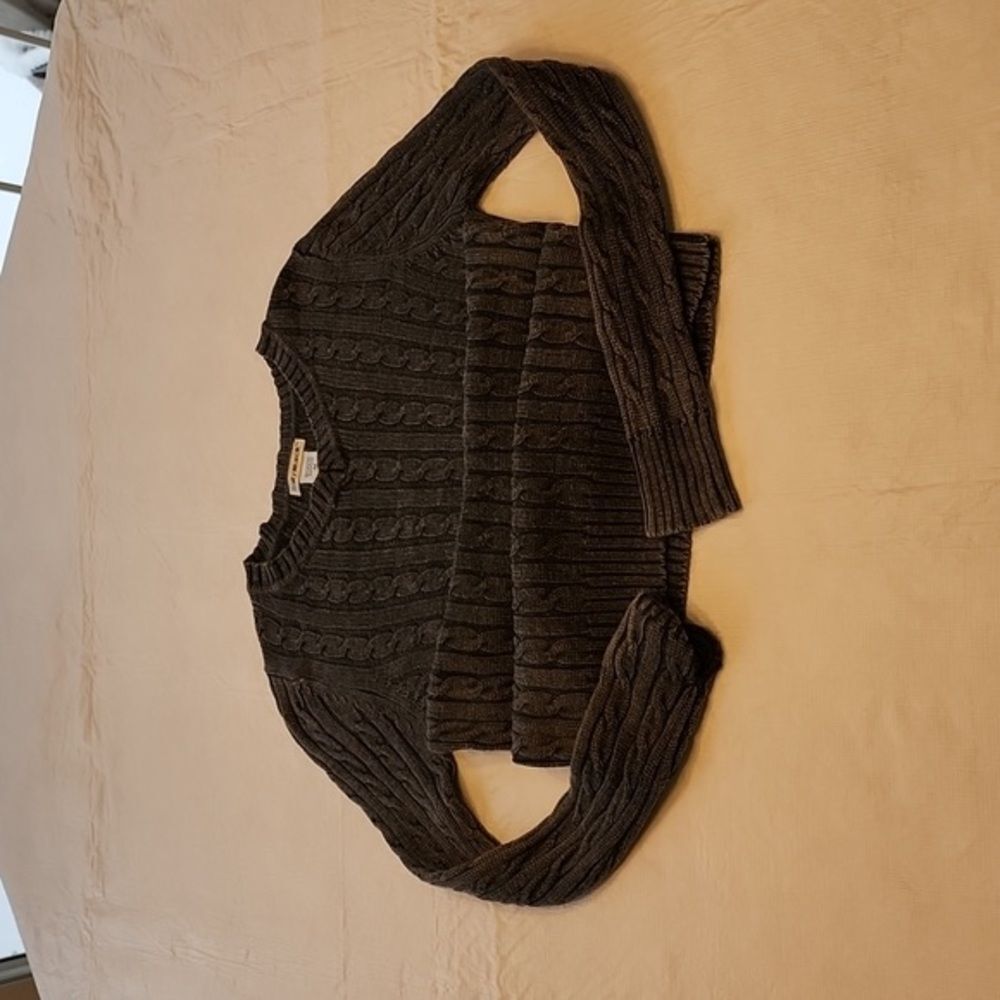 Women’s V-Neck Cable Knit Sweater - Medium Gray